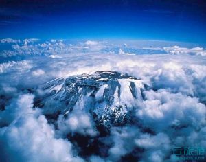 非洲最高峰乞力马扎罗山