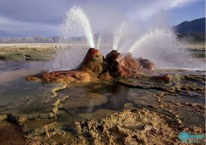 黑岩沙漠间歇喷泉